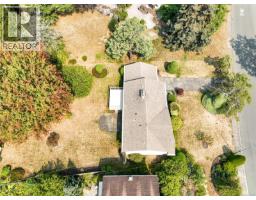 3278 Henderson Rd, Oak Bay, BC V8P5A6 Photo 45