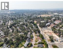 3278 Henderson Rd, Oak Bay, BC V8P5A6 Photo 48