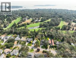 3278 Henderson Rd, Oak Bay, BC V8P5A6 Photo 50