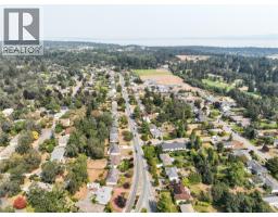 3278 Henderson Rd, Oak Bay, BC V8P5A6 Photo 52