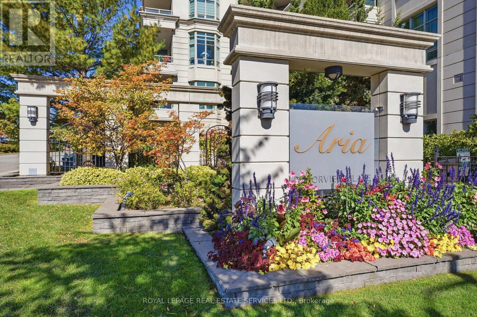 10 Bloorview Place — photo 10