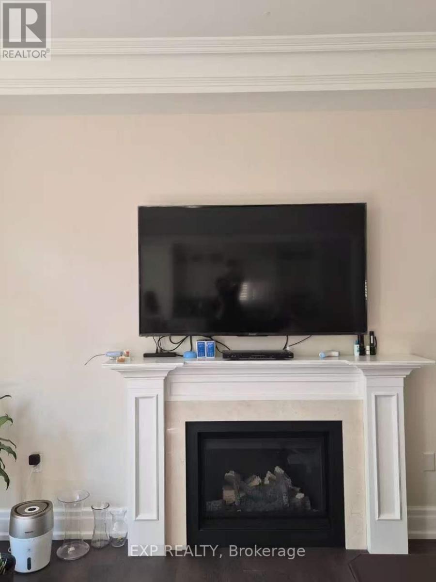 219 HOLLYWOOD AVENUE - 2