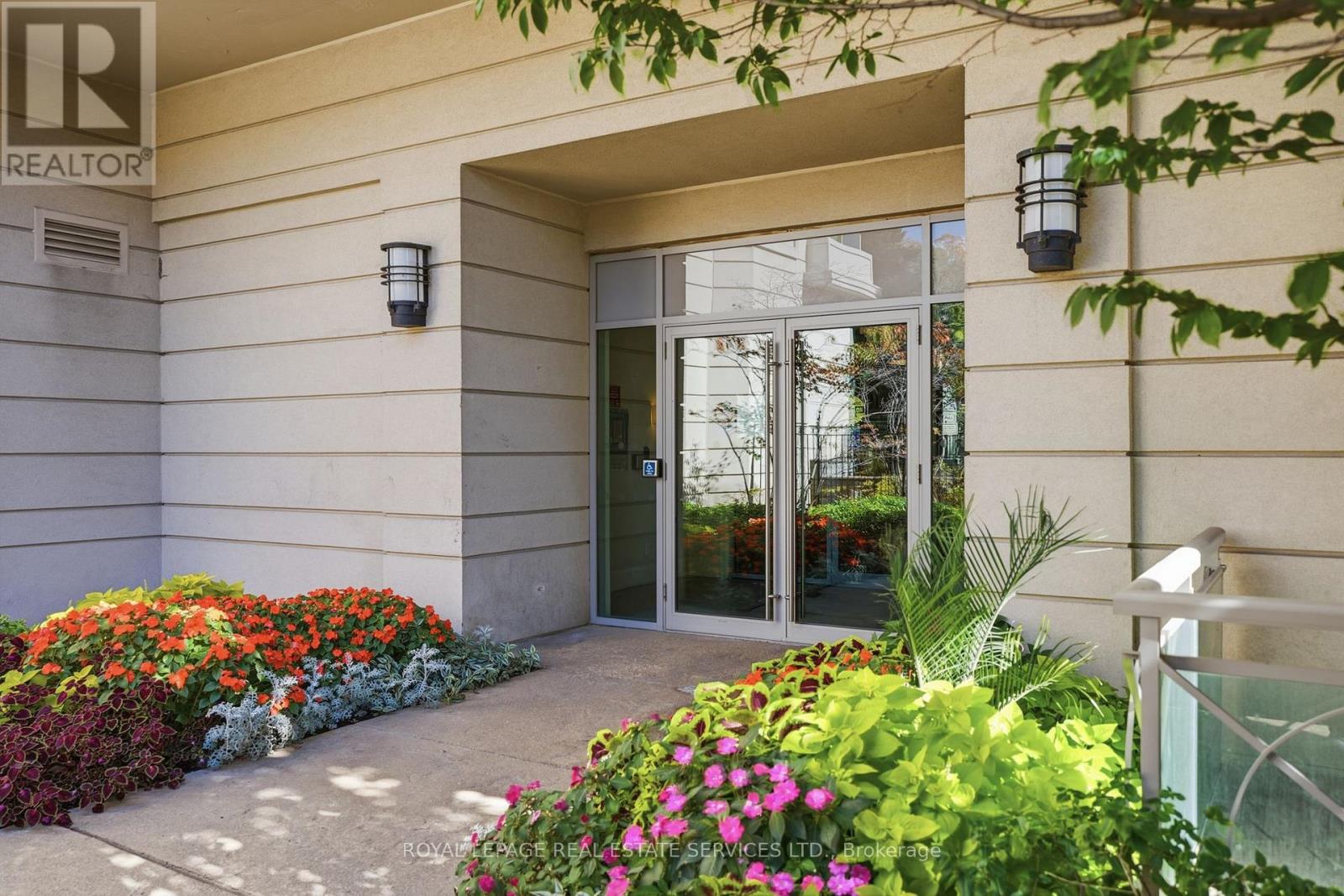 10 Bloorview Place — photo 11