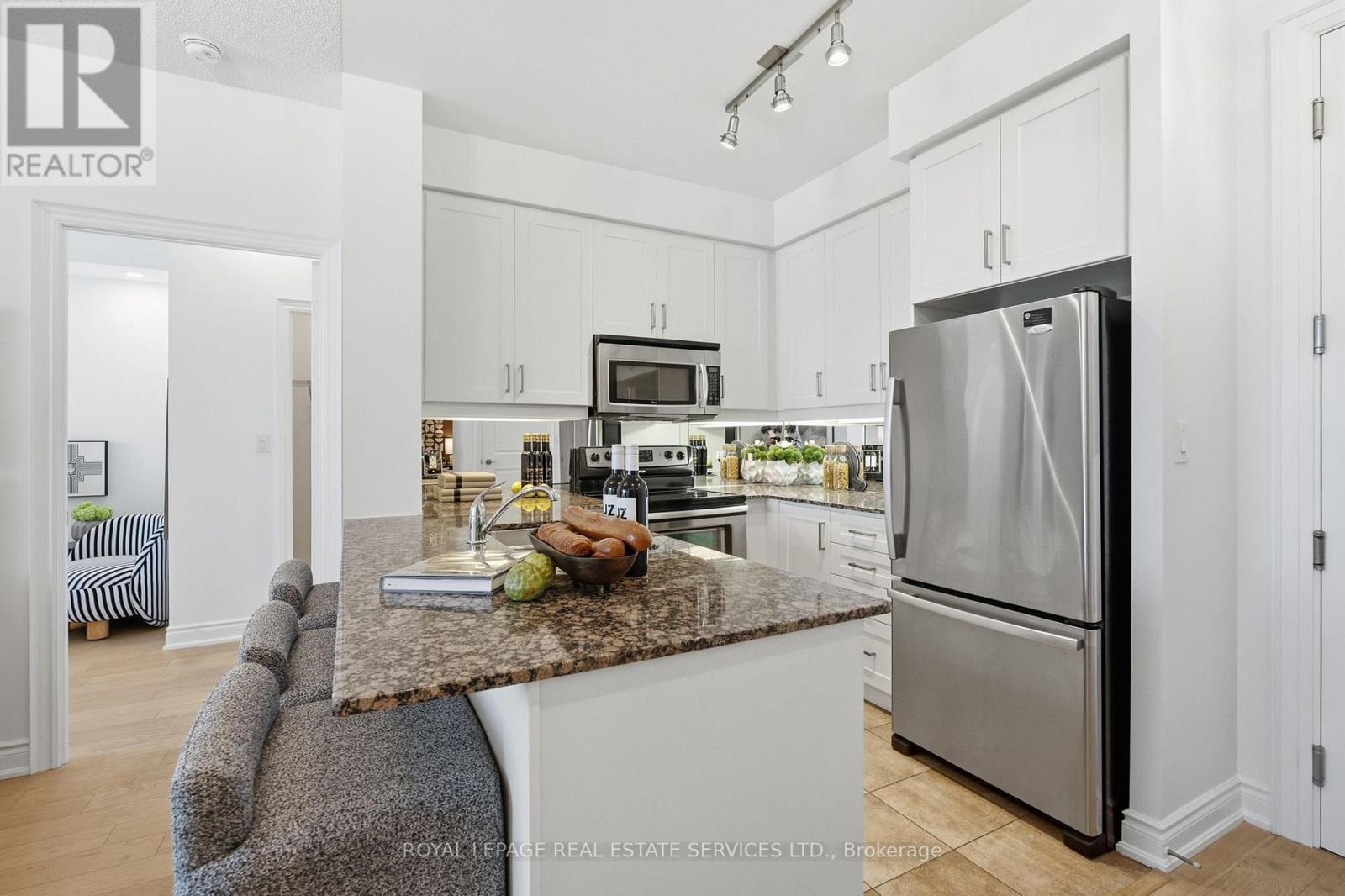 #1014 10 BLOORVIEW PLACE - 28