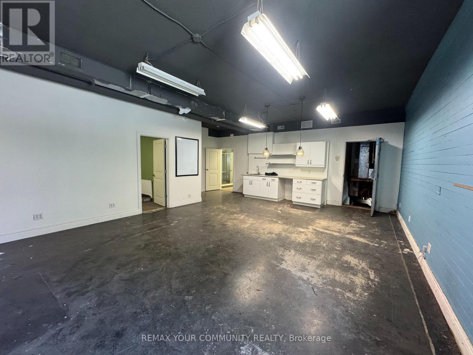 358 Main Street West — photo 26