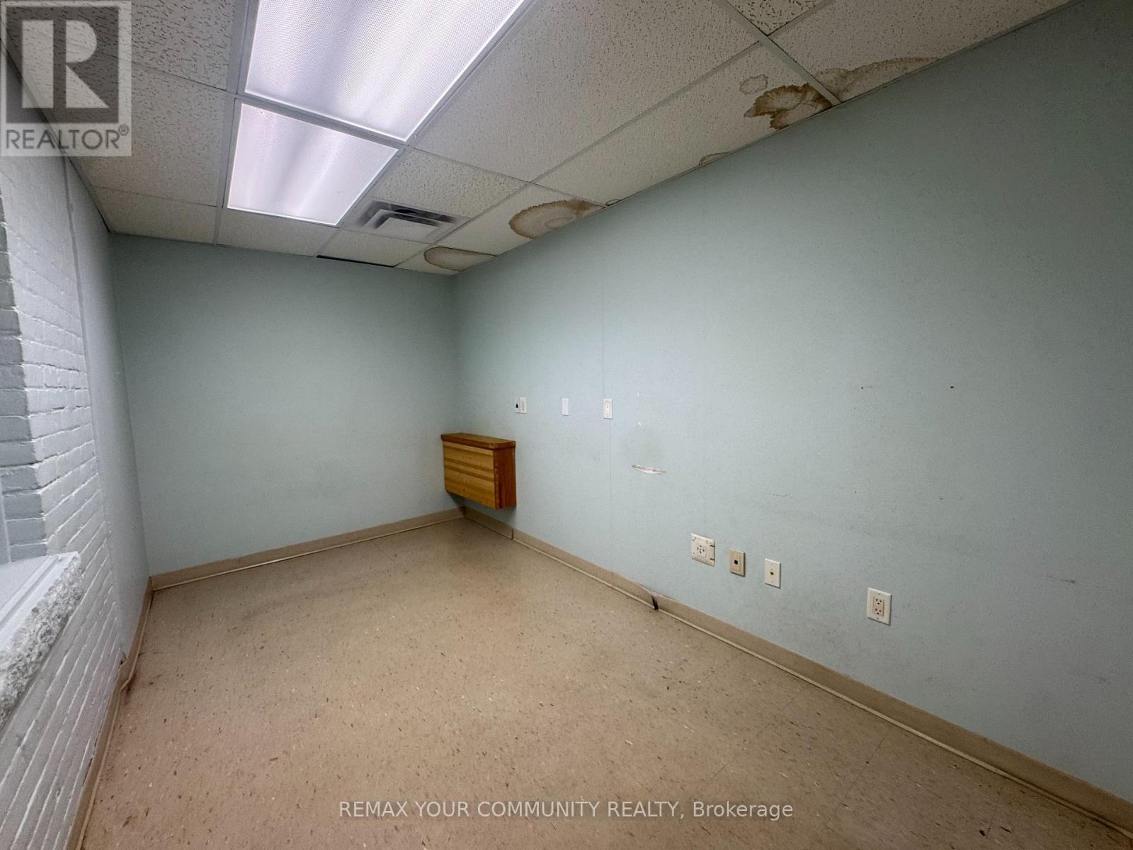 358 Main Street West — photo 22