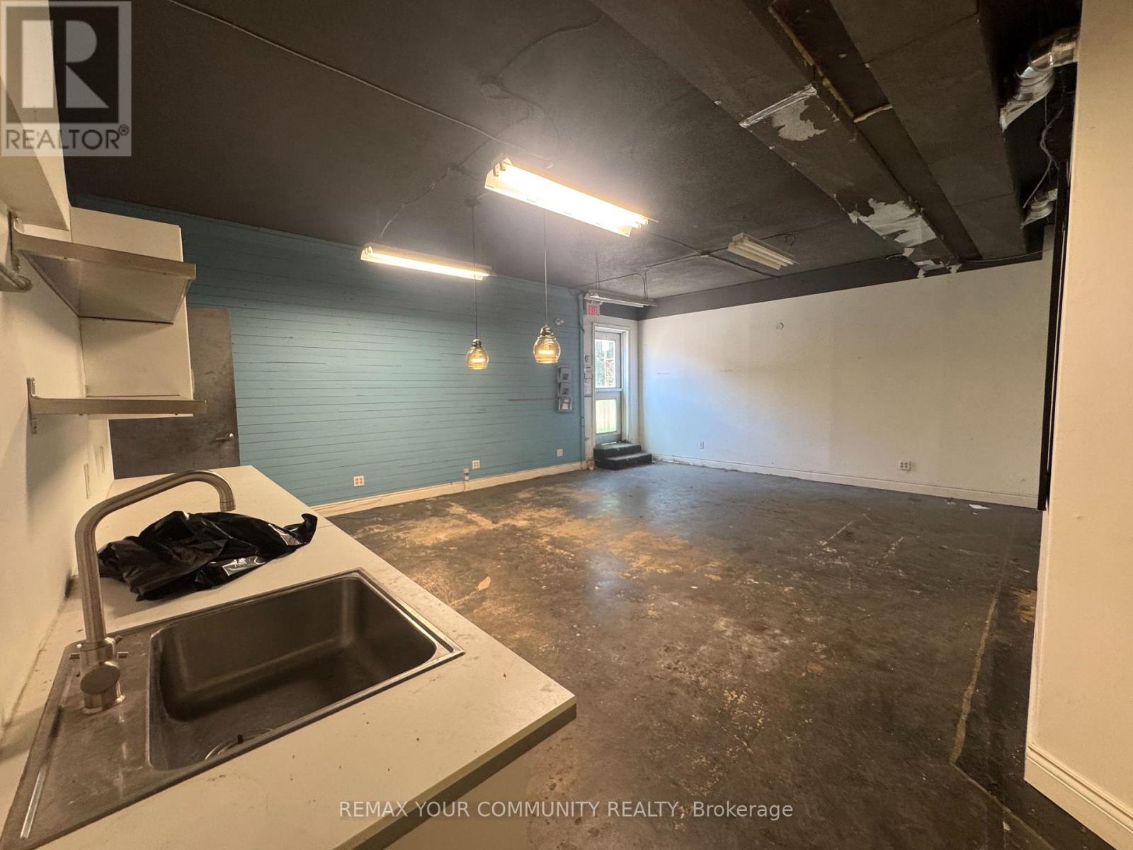 358 Main Street West — photo 24
