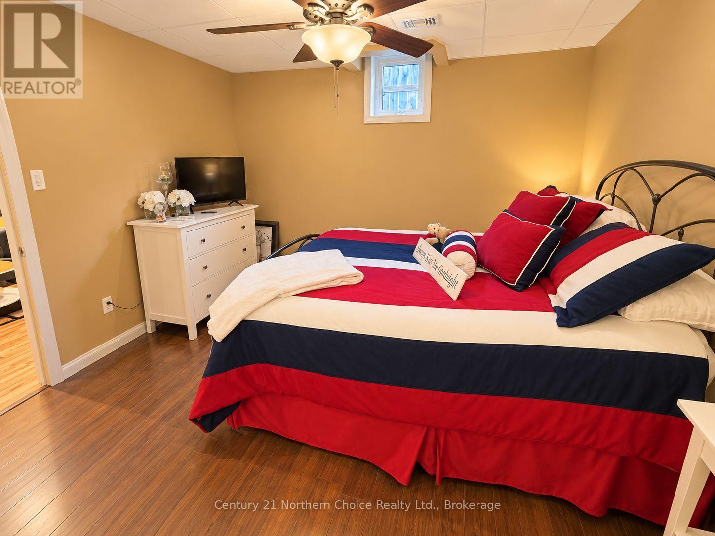 52 Dickenson Road — photo 16