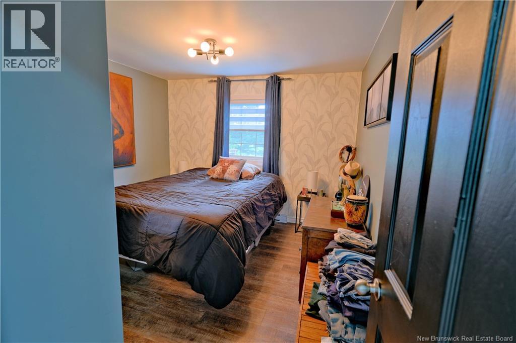 210 Peoples Road - 14