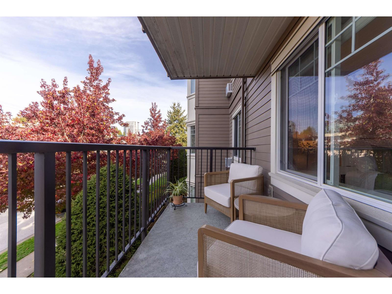 306 15357 ROPER AVENUE, White Rock - Image 1