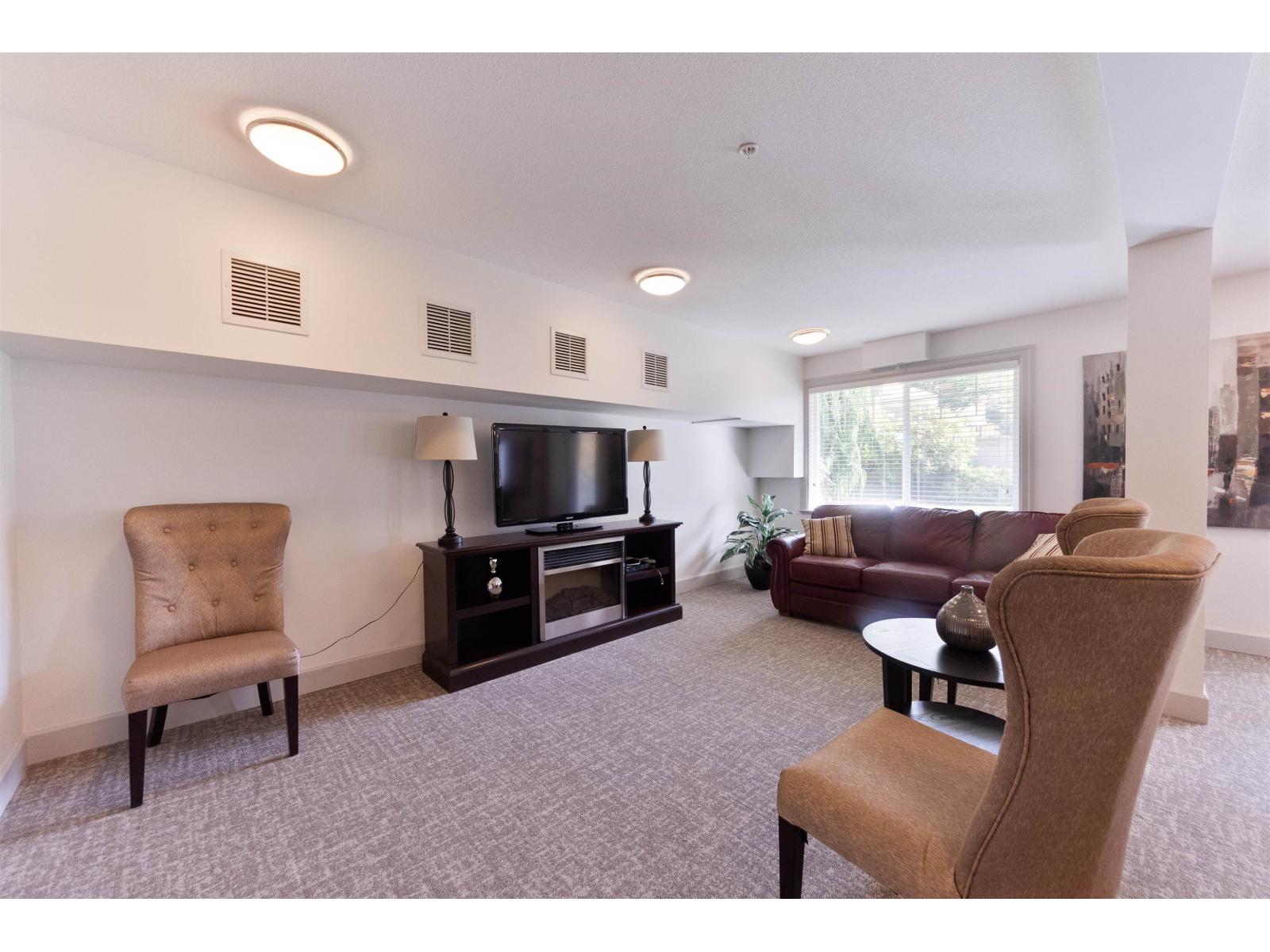 306 15357 ROPER AVENUE, White Rock - Image 1