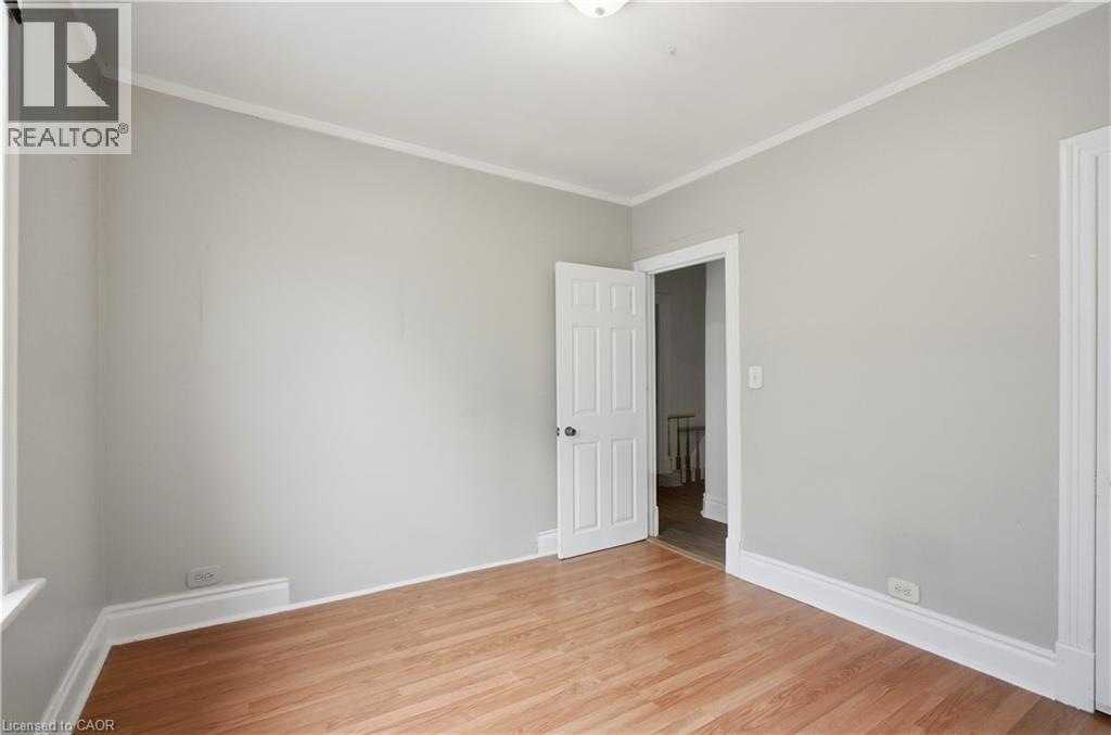 418 Main Street West — photo 34