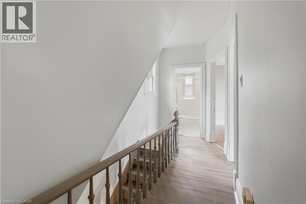 418 Main Street West — photo 23