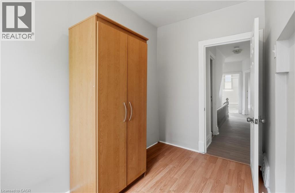 418 Main Street West — photo 31