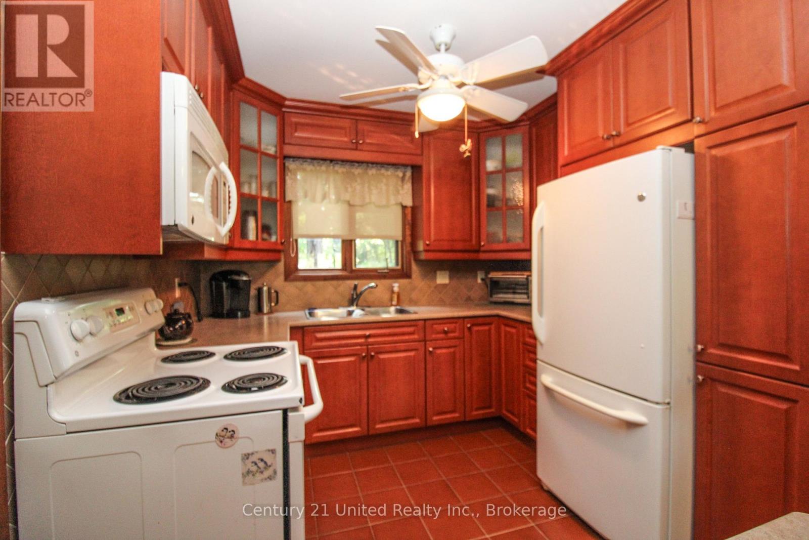 395 Sawmill Road — photo 18