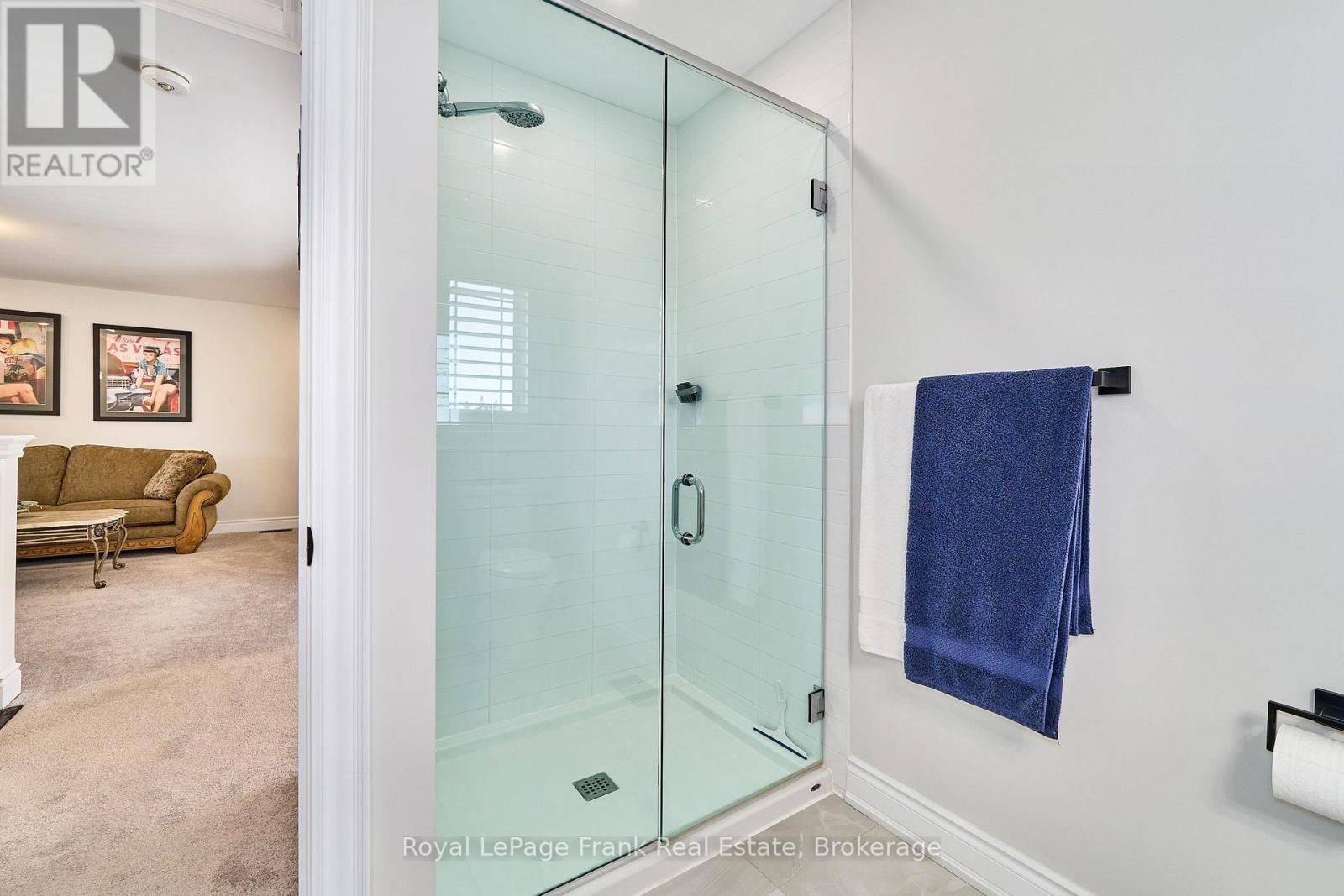 11 Drummond Street — photo 25