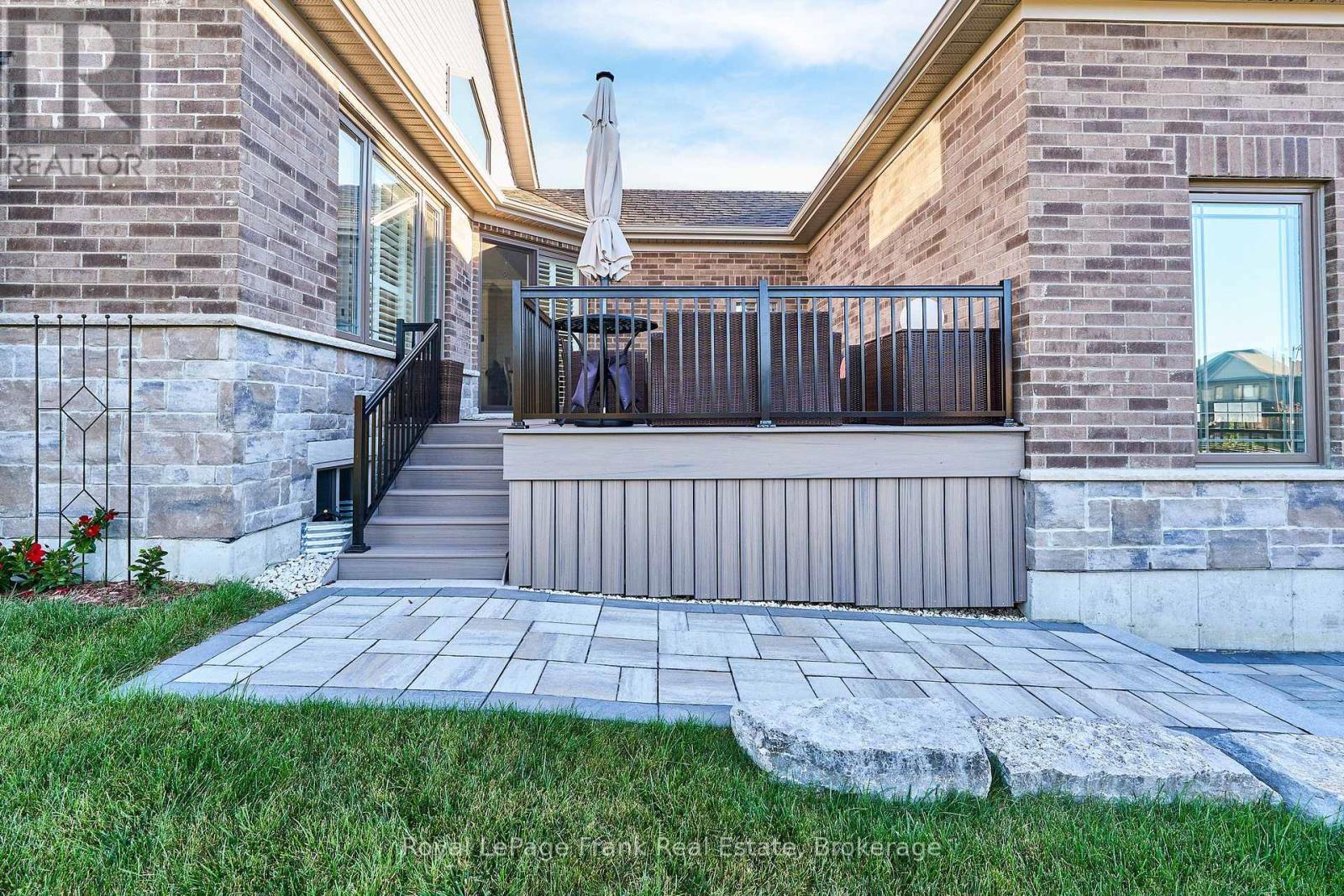 11 Drummond Street — photo 36