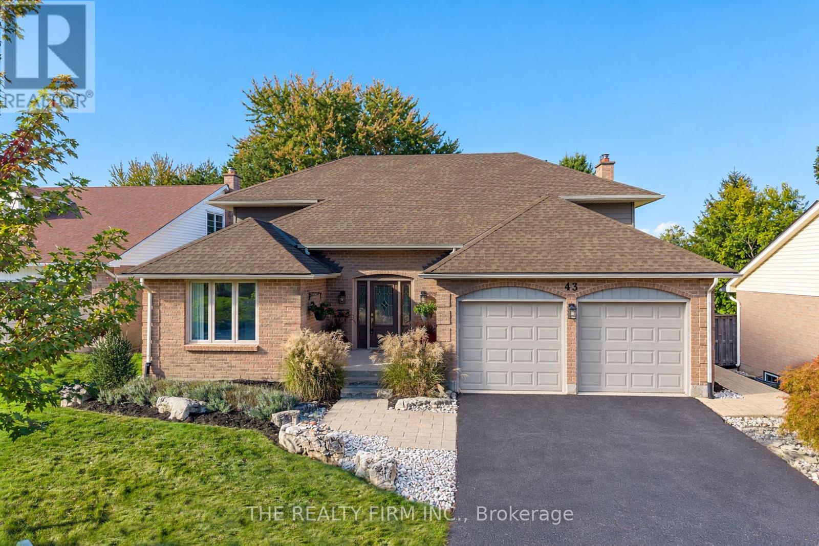 43 Fairlane Crescent