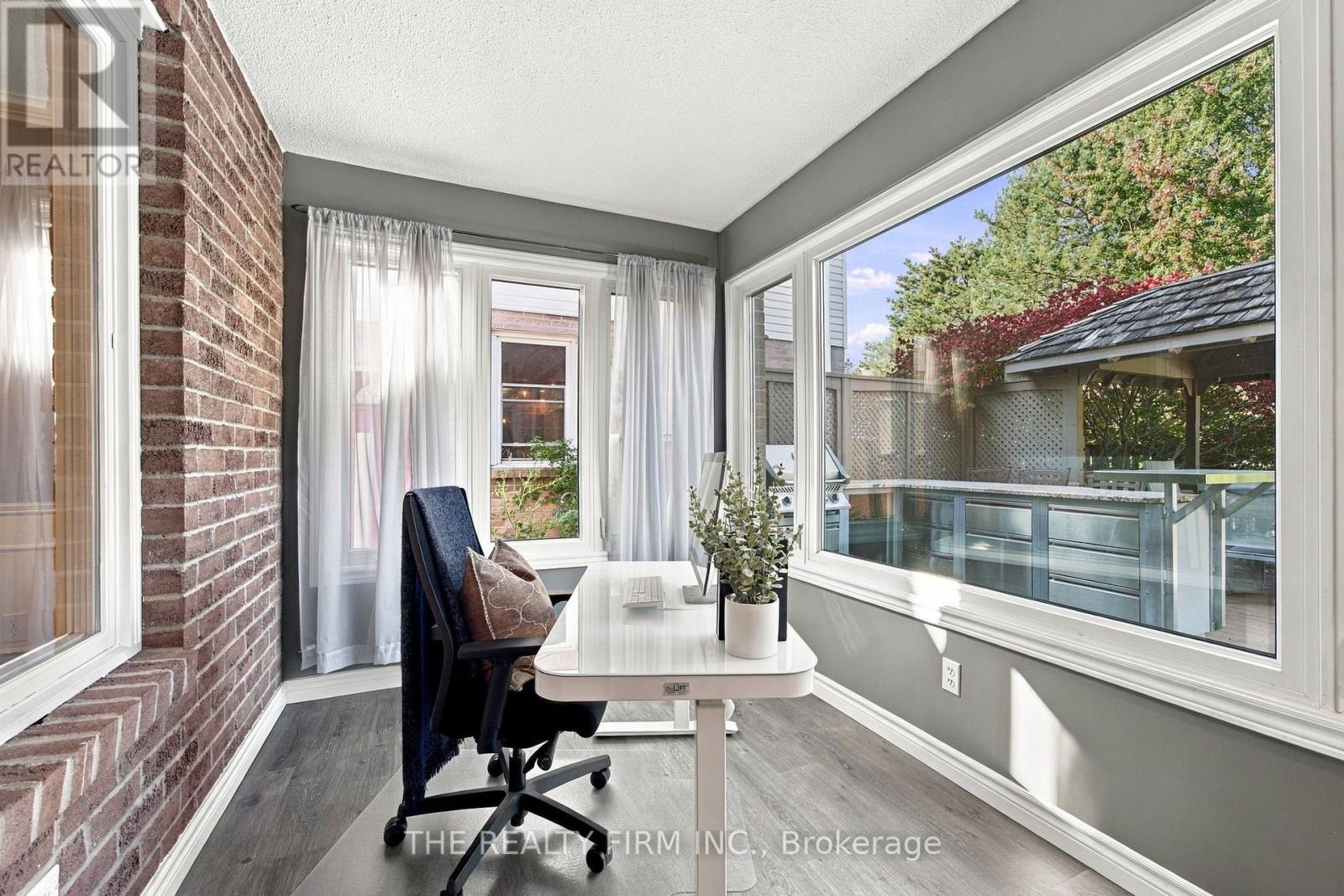 43 Fairlane Crescent — photo 16