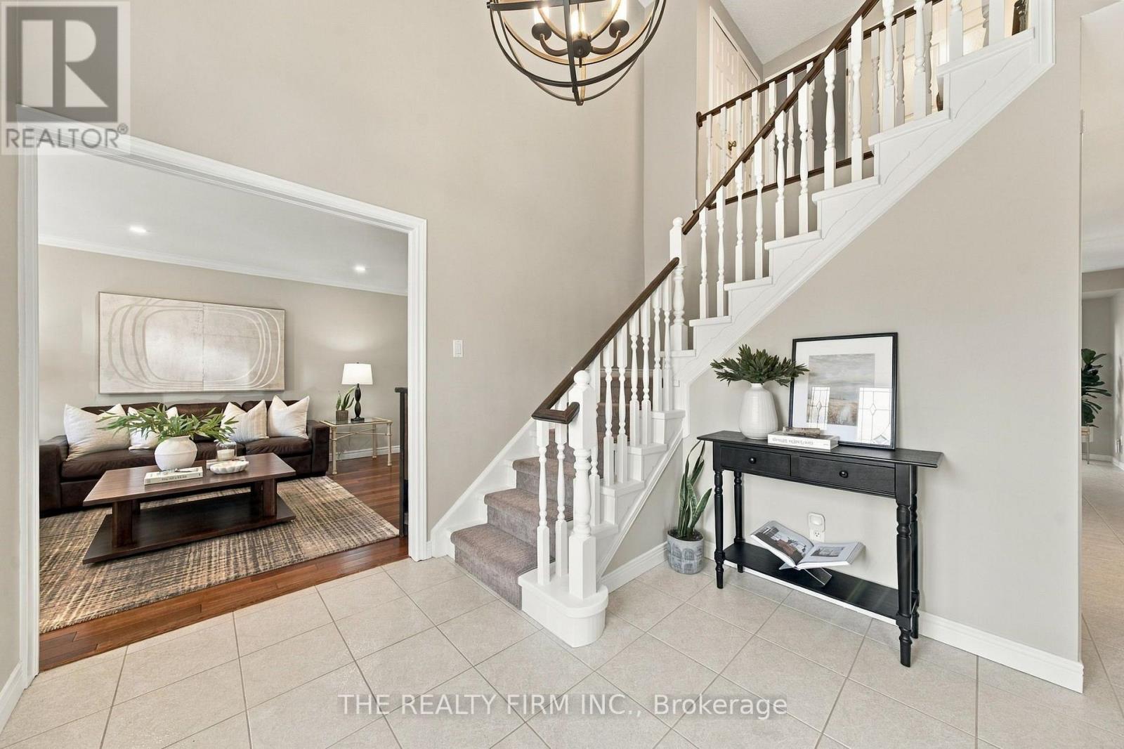 43 FAIRLANE CRESCENT - 2