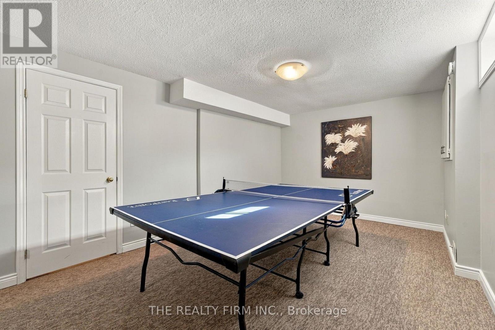 43 FAIRLANE CRESCENT - 31