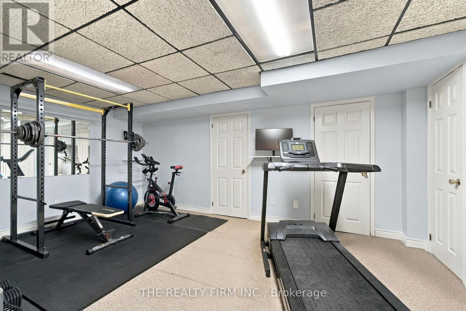 43 FAIRLANE CRESCENT - 32