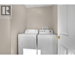 4pc Bathroom - 209 Hedley Street, Saskatoon, SK S7N1Z9 Photo 9