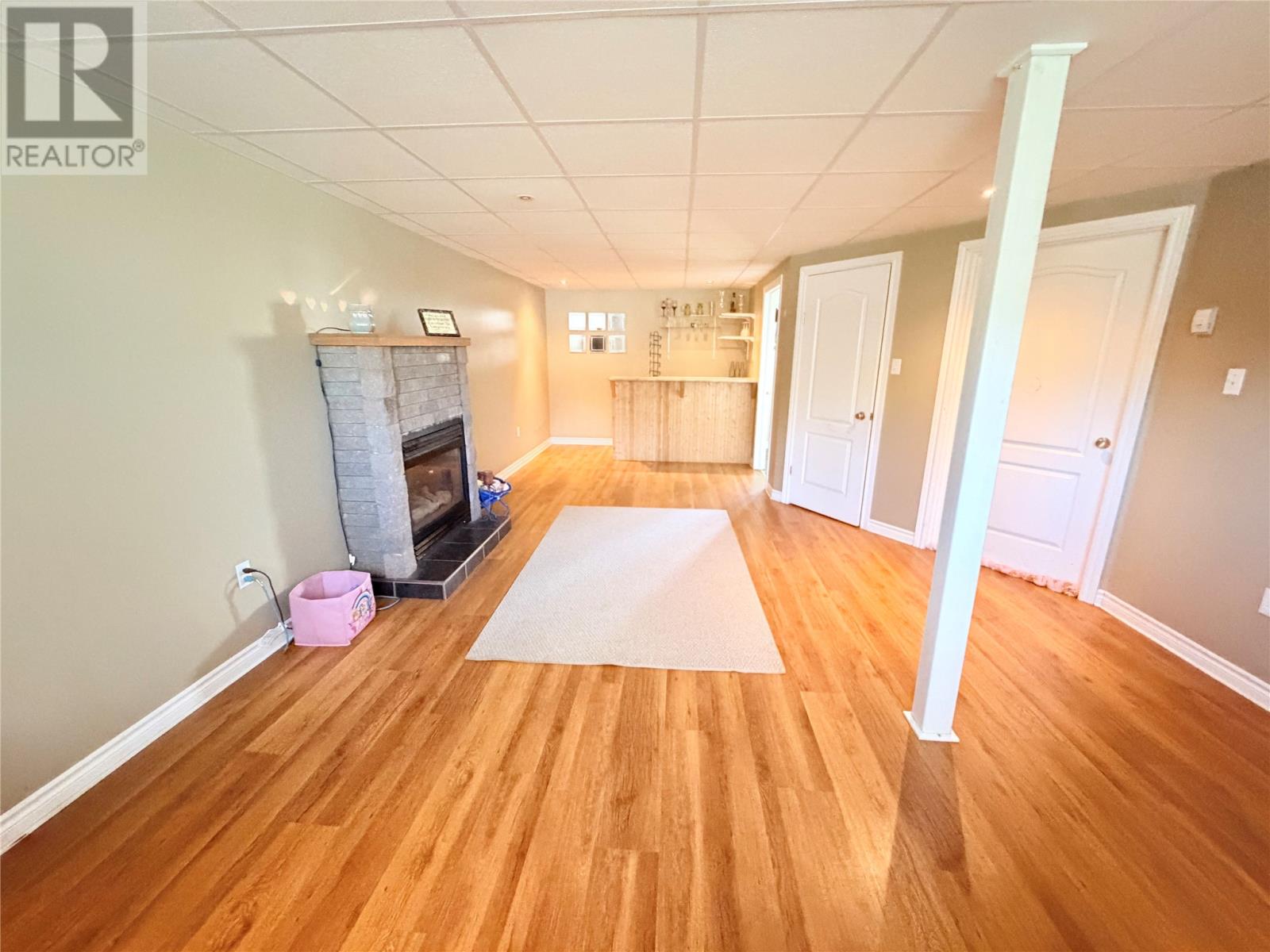 1 Lakeview Drive - 22