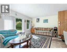 1667 Meadowbrook Dr, Campbell River, BC V9W7E7 Photo 18