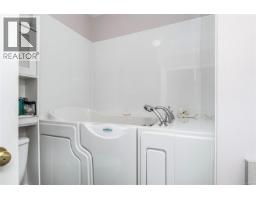1667 Meadowbrook Dr, Campbell River, BC V9W7E7 Photo 30