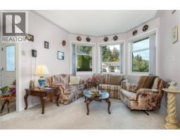 Kitchen - 1667 Meadowbrook Dr, Campbell River, BC V9W7E7 Photo 8