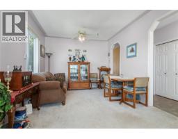 Dining room - 1667 Meadowbrook Dr, Campbell River, BC V9W7E7 Photo 9