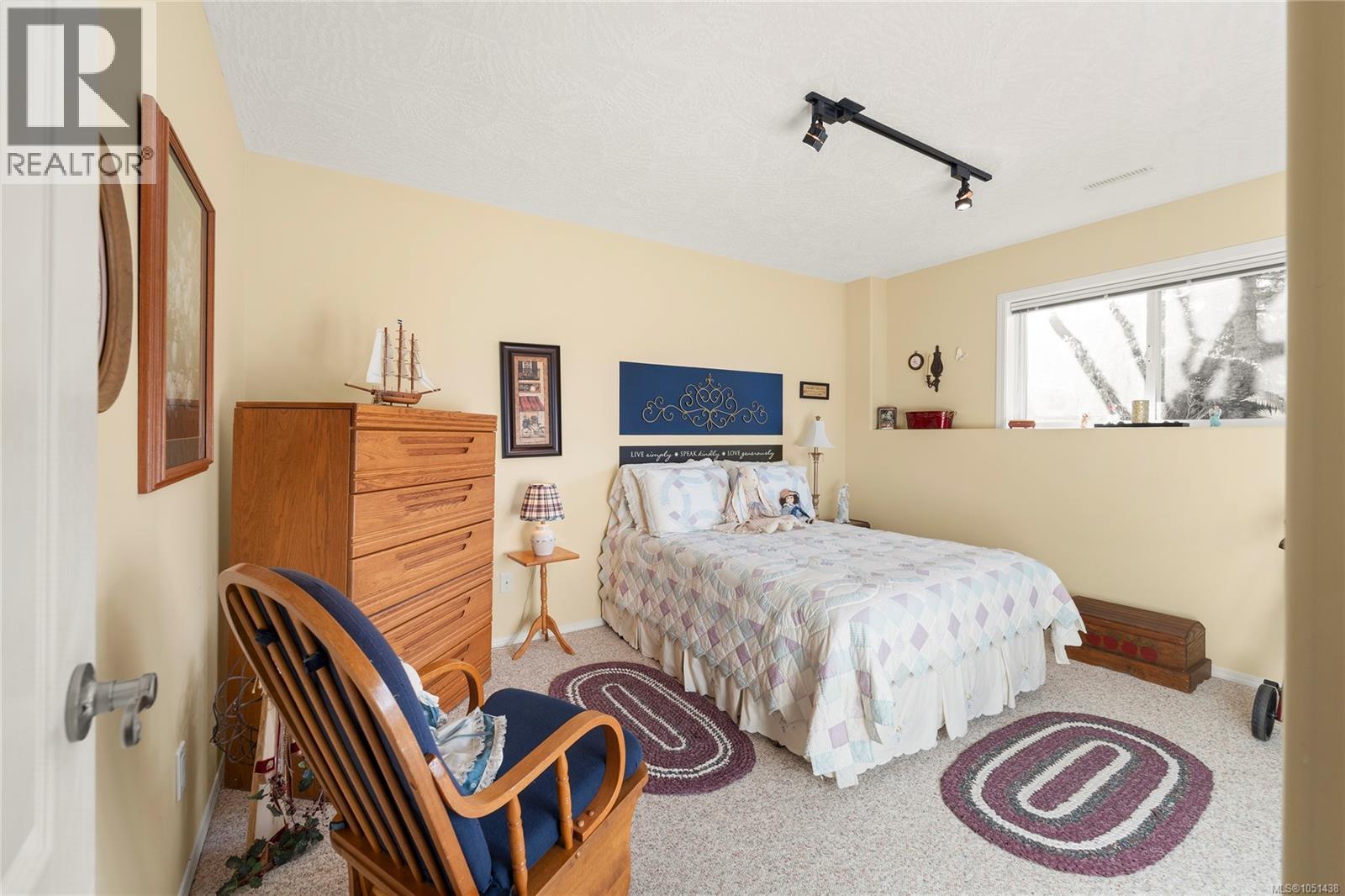 1241 McKinley Rd - 44