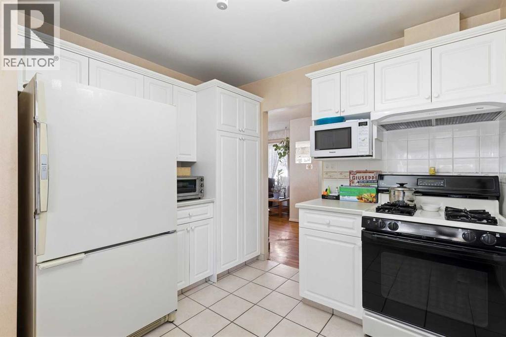 275 Northmount Drive NW - photo 13