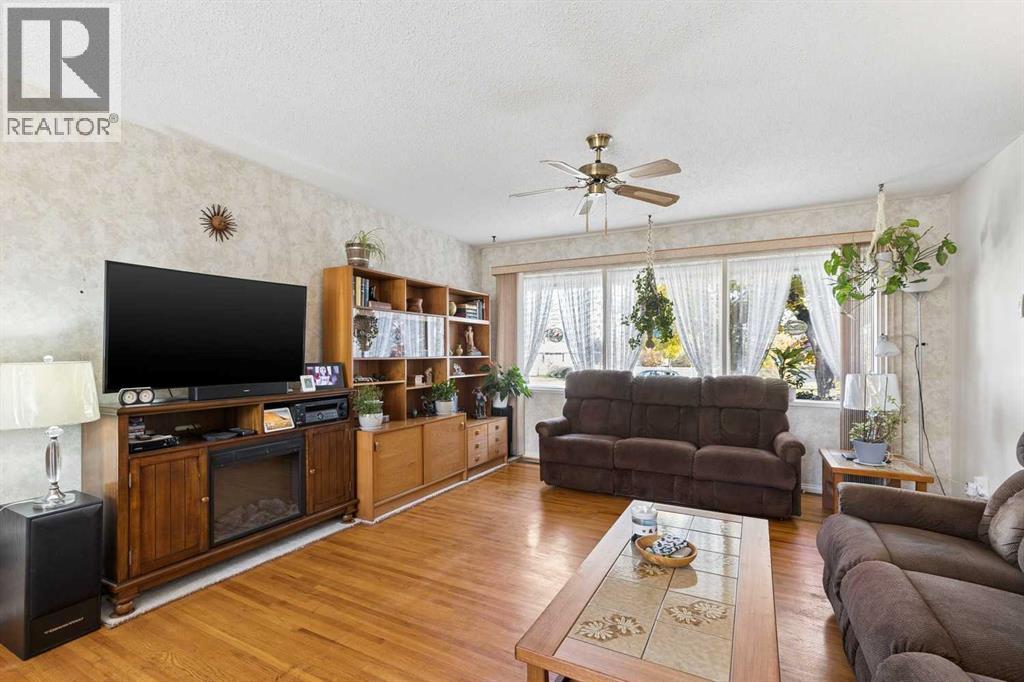275 Northmount Drive NW - photo 7