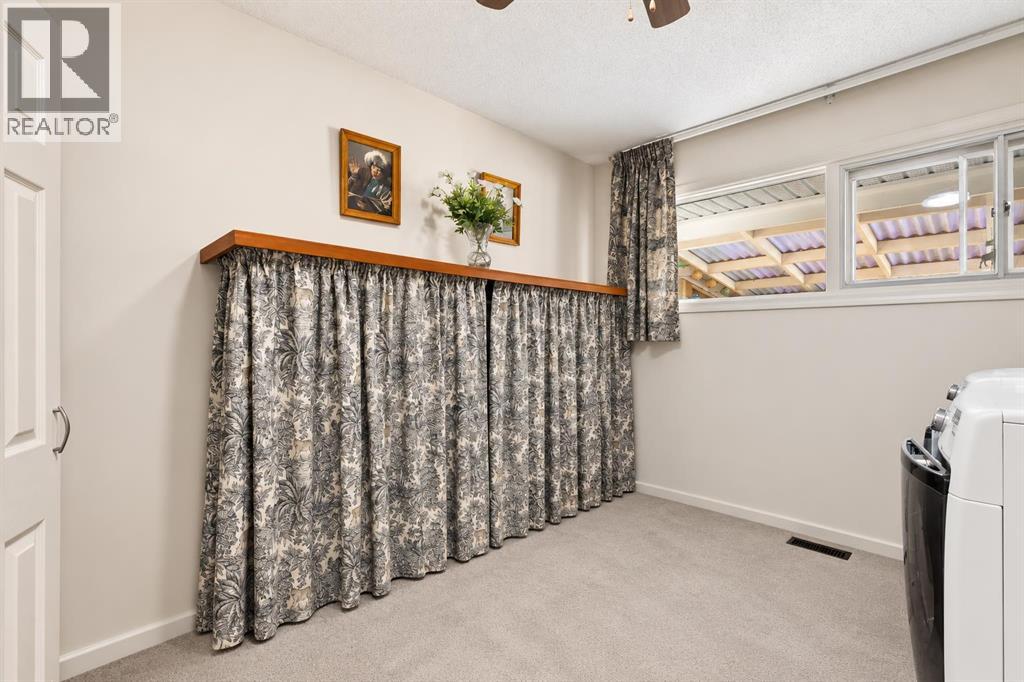 275 Northmount Drive NW - photo 16