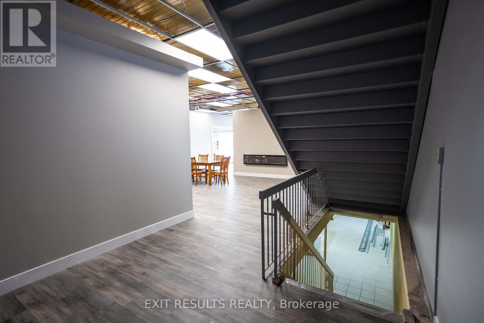 1027 Notre Dame Street — photo 21