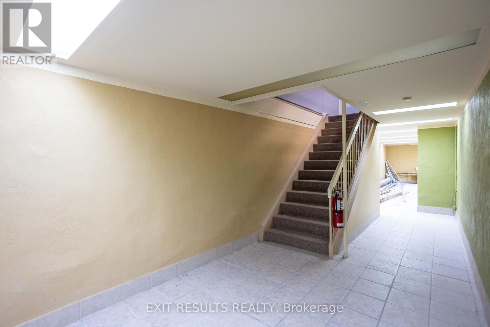 1027 Notre Dame Street — photo 22