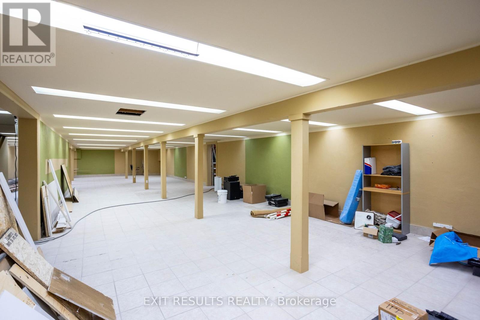 1027 Notre Dame Street — photo 23
