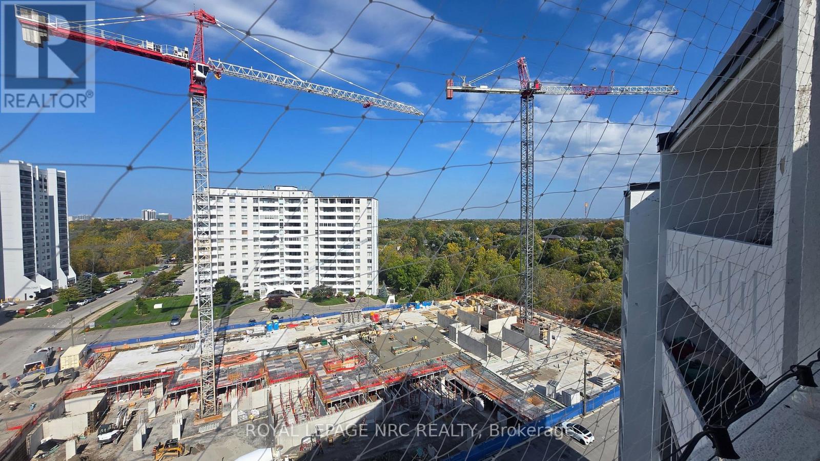 35 Towering Heights Boulevard — photo 46
