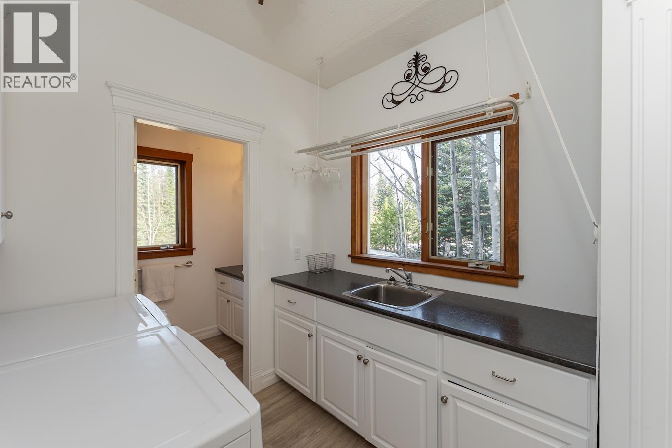 6743 VALLEYVIEW DRIVE - 20