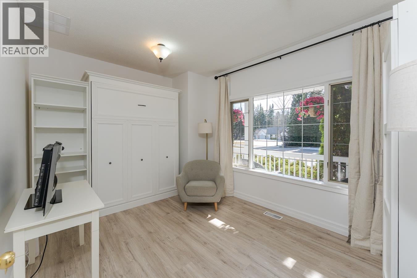 6743 VALLEYVIEW DRIVE - 5