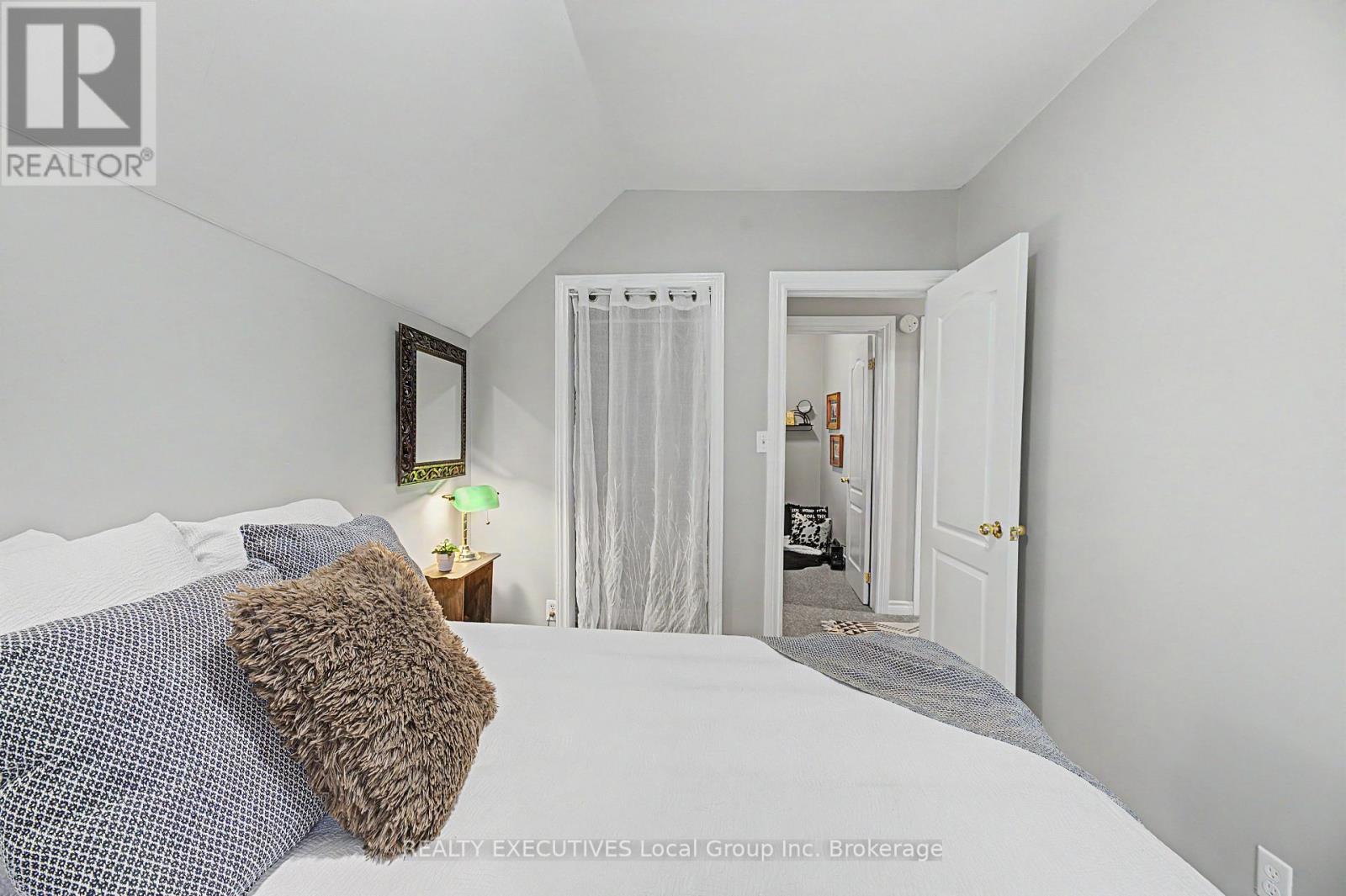 1230 Cassells Street — photo 14
