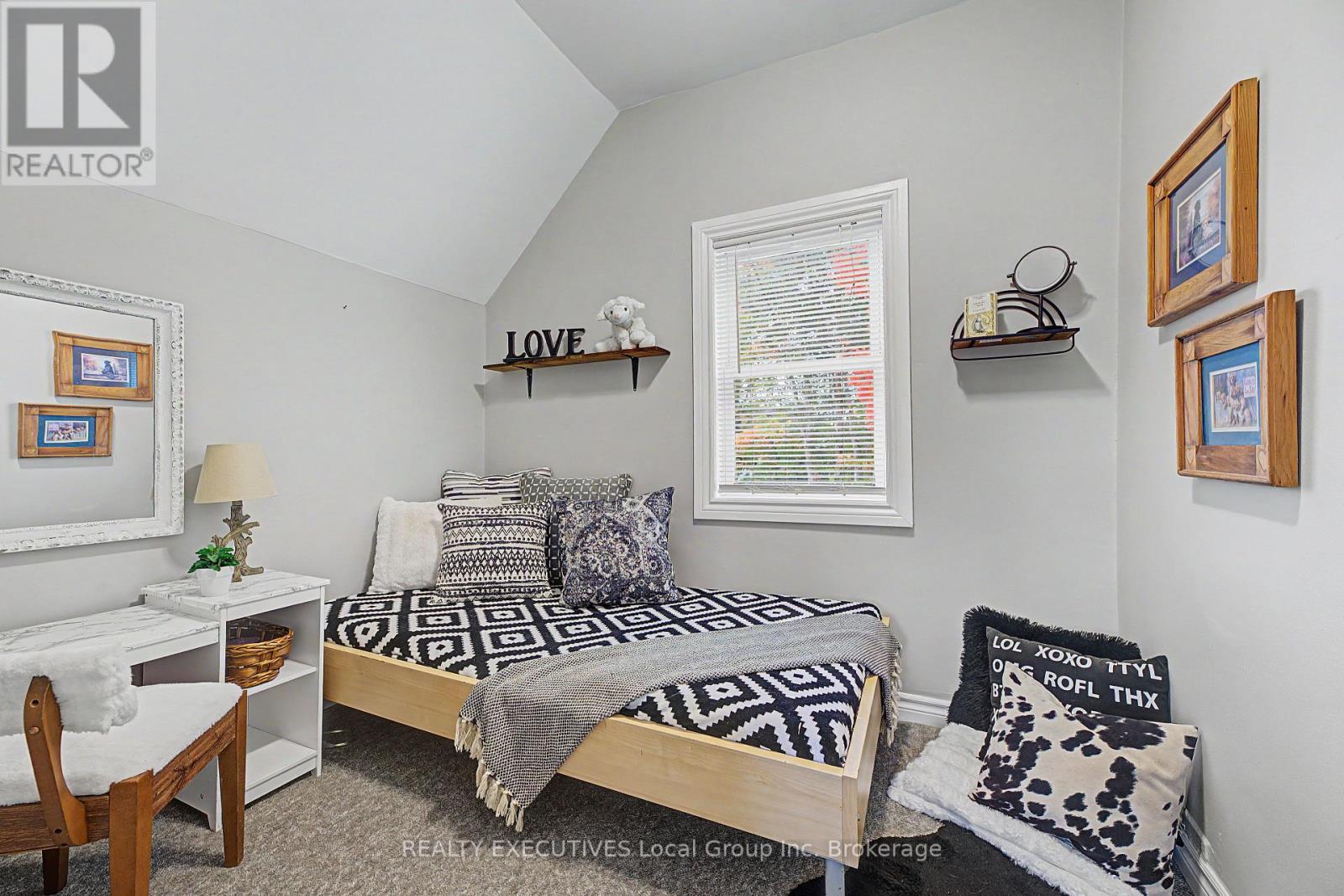 1230 Cassells Street — photo 20