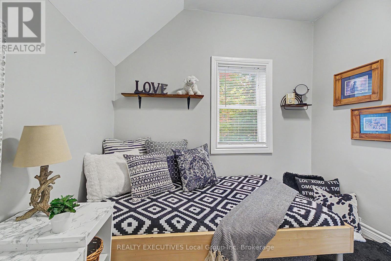 1230 Cassells Street — photo 22