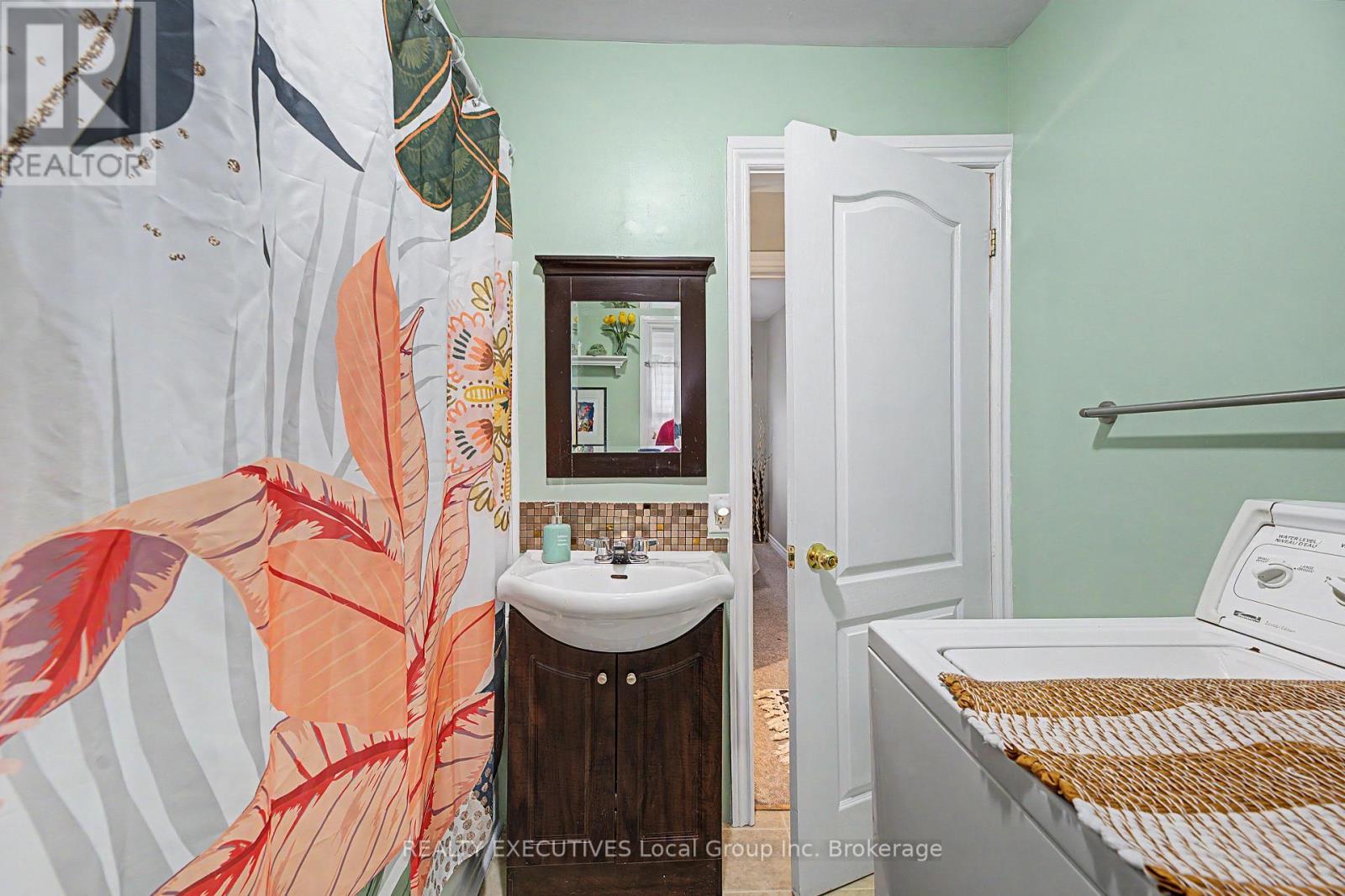 1230 Cassells Street — photo 24