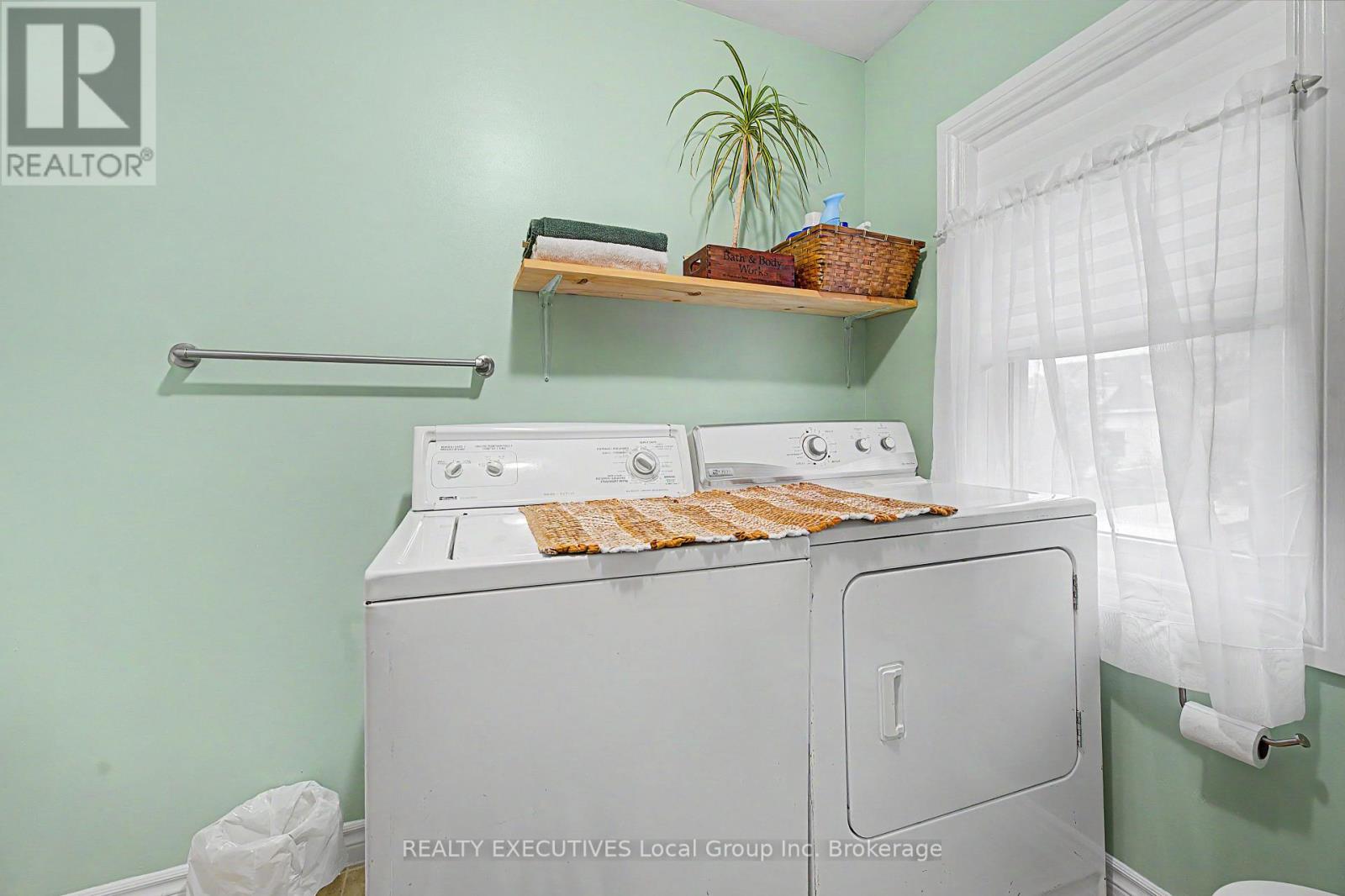 1230 Cassells Street — photo 25