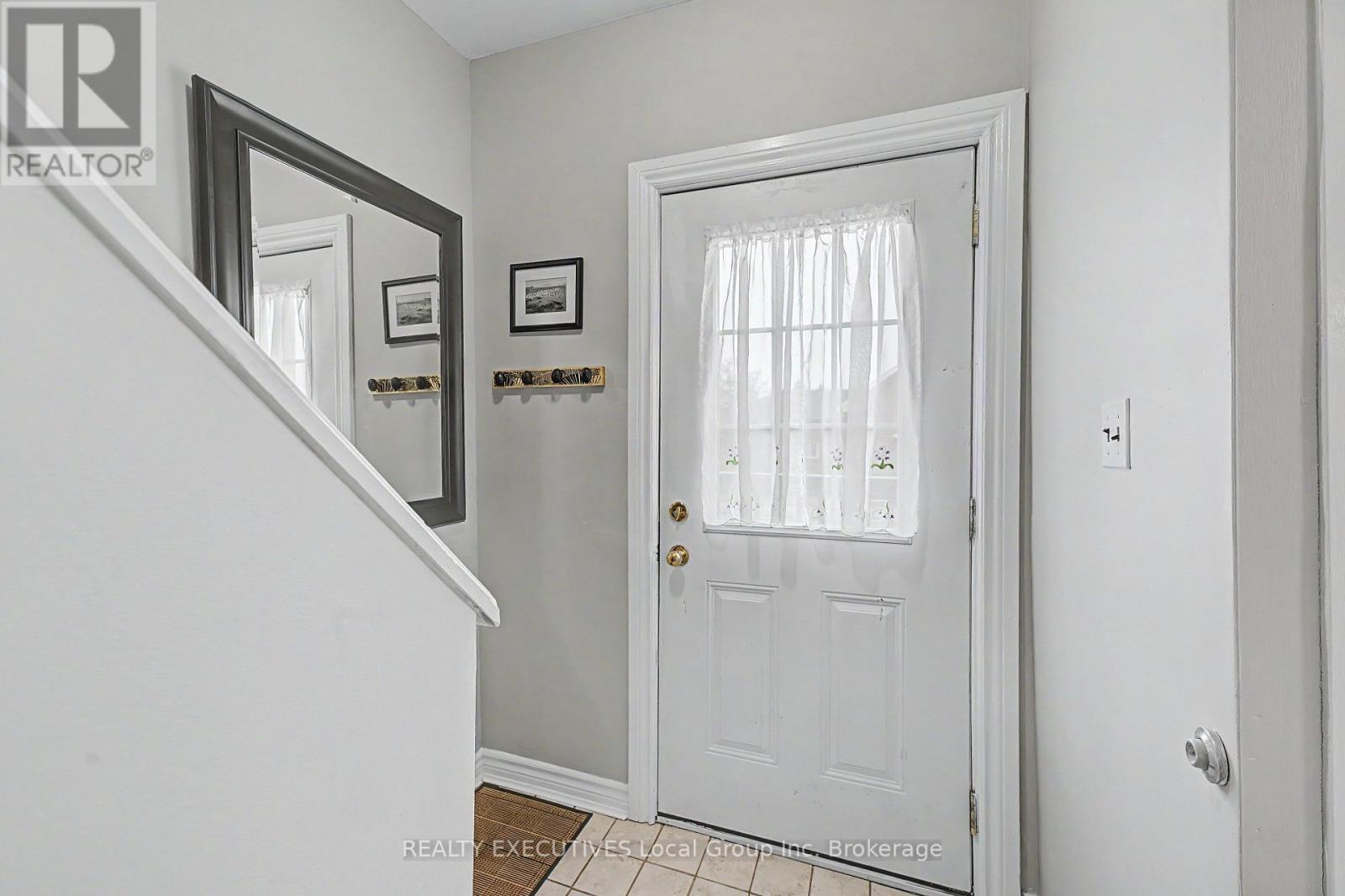 1230 CASSELLS STREET - 28