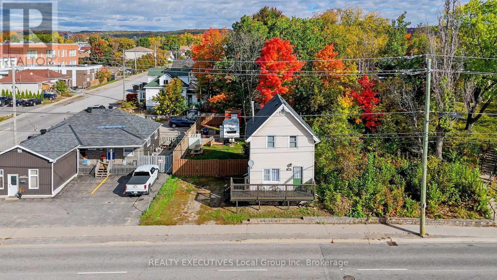 1230 Cassells Street — photo 37