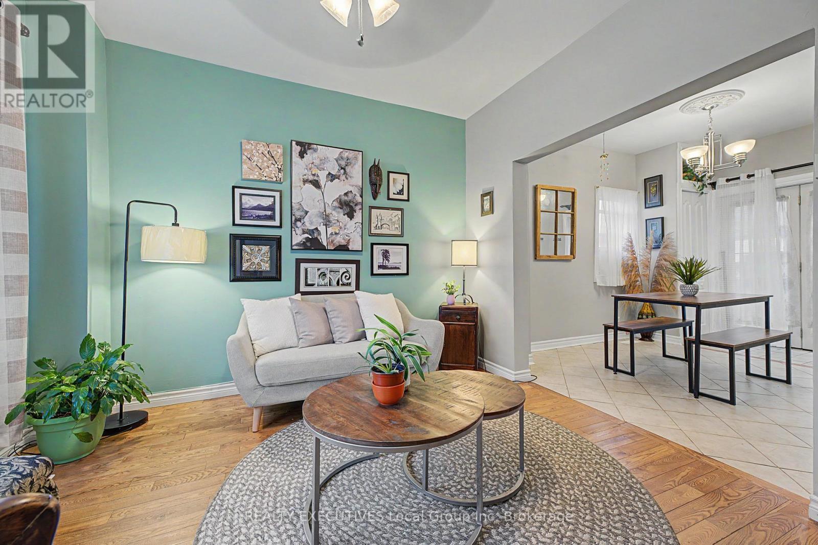 1230 CASSELLS STREET - 4